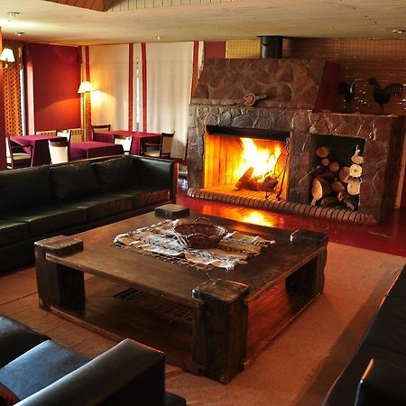 Hotel Y Cabanas Del Nevado Кавиауэ Экстерьер фото