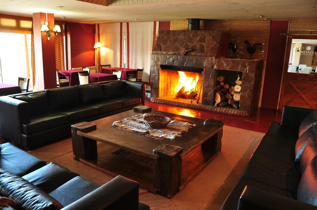 Hotel Y Cabanas Del Nevado Кавиауэ Экстерьер фото